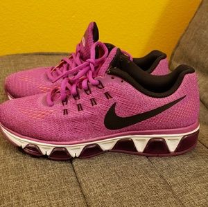 Women's Nike shoes Size 7